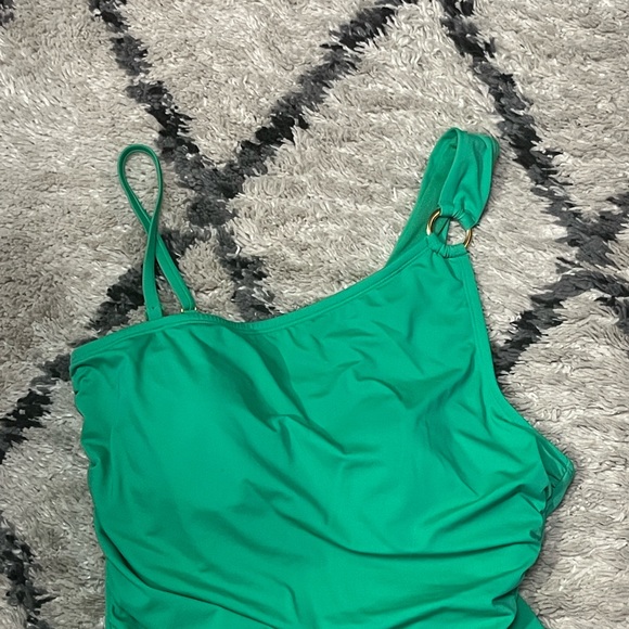 Time and Tru Emerald One-Shoulder Swimsuit - Picture 4 of 8